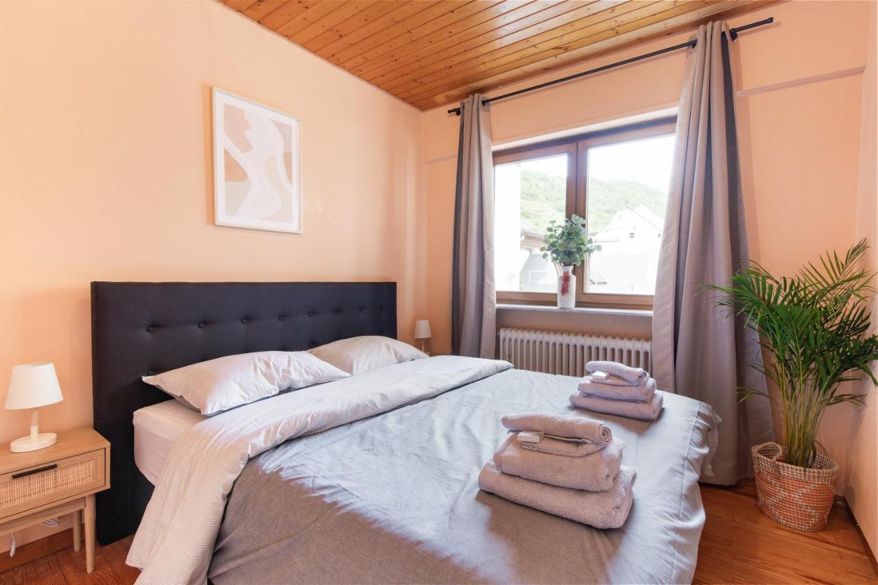 Appartamento Haus Blaue Traube Mit Moselblick Ediger-Eller Esterno foto